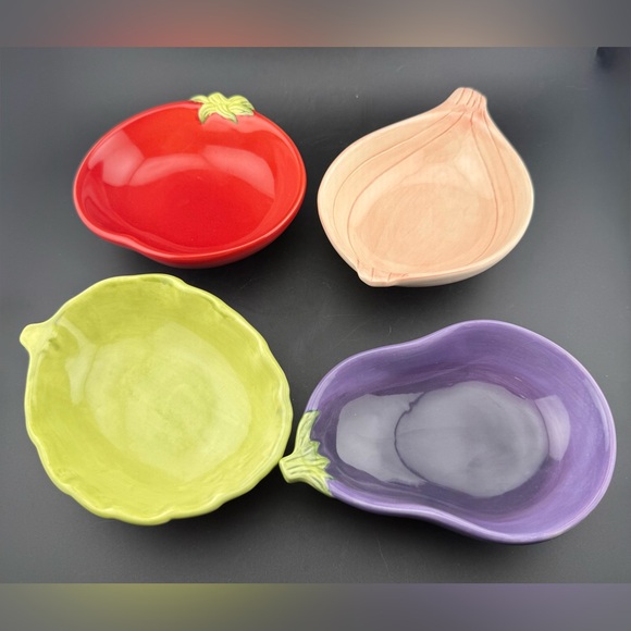Williams Sonoma Other - 4 Williams Sonoma Jardin Potager collection small vegetable bowls.